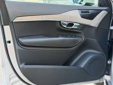 VOLVO XC90 T8 Ultimate MEGAVOLL 22Zoll NEUWERTIG!