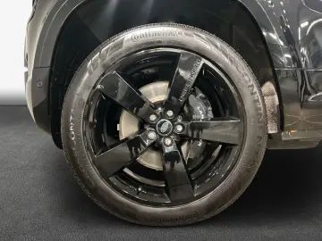 LAND ROVER Defender 110 P525 V8