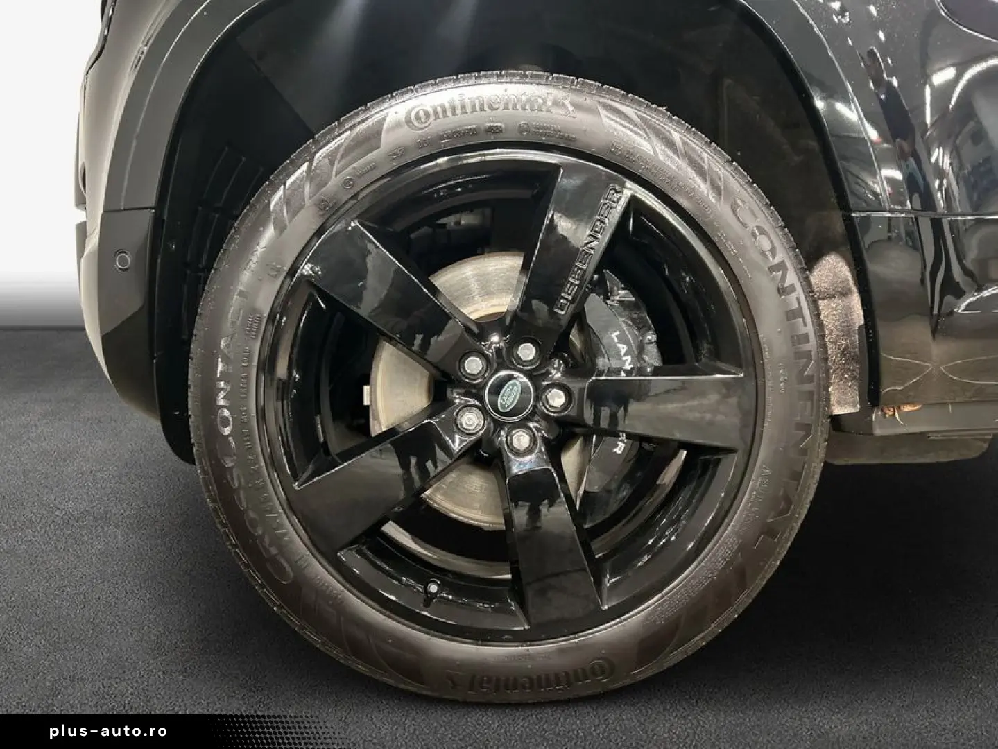 LAND ROVER Defender 110 P525 V8