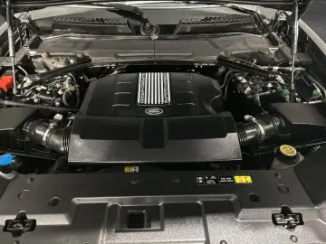 LAND ROVER Defender 110 P525 V8