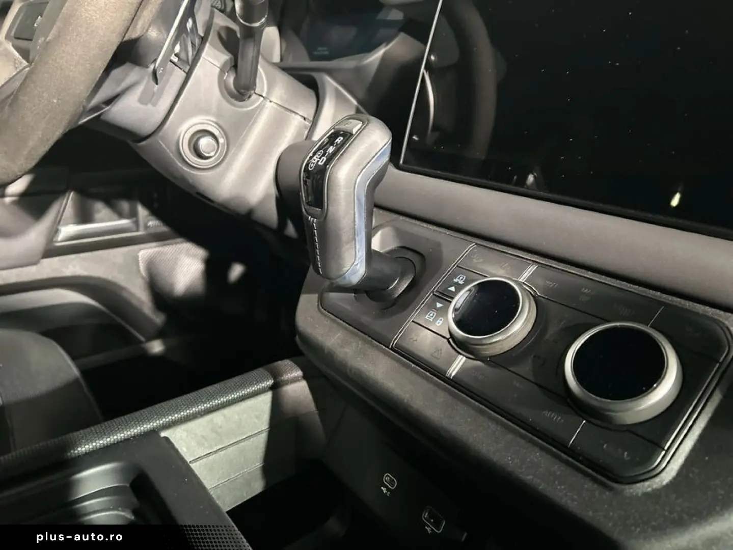 LAND ROVER Defender 110 P525 V8