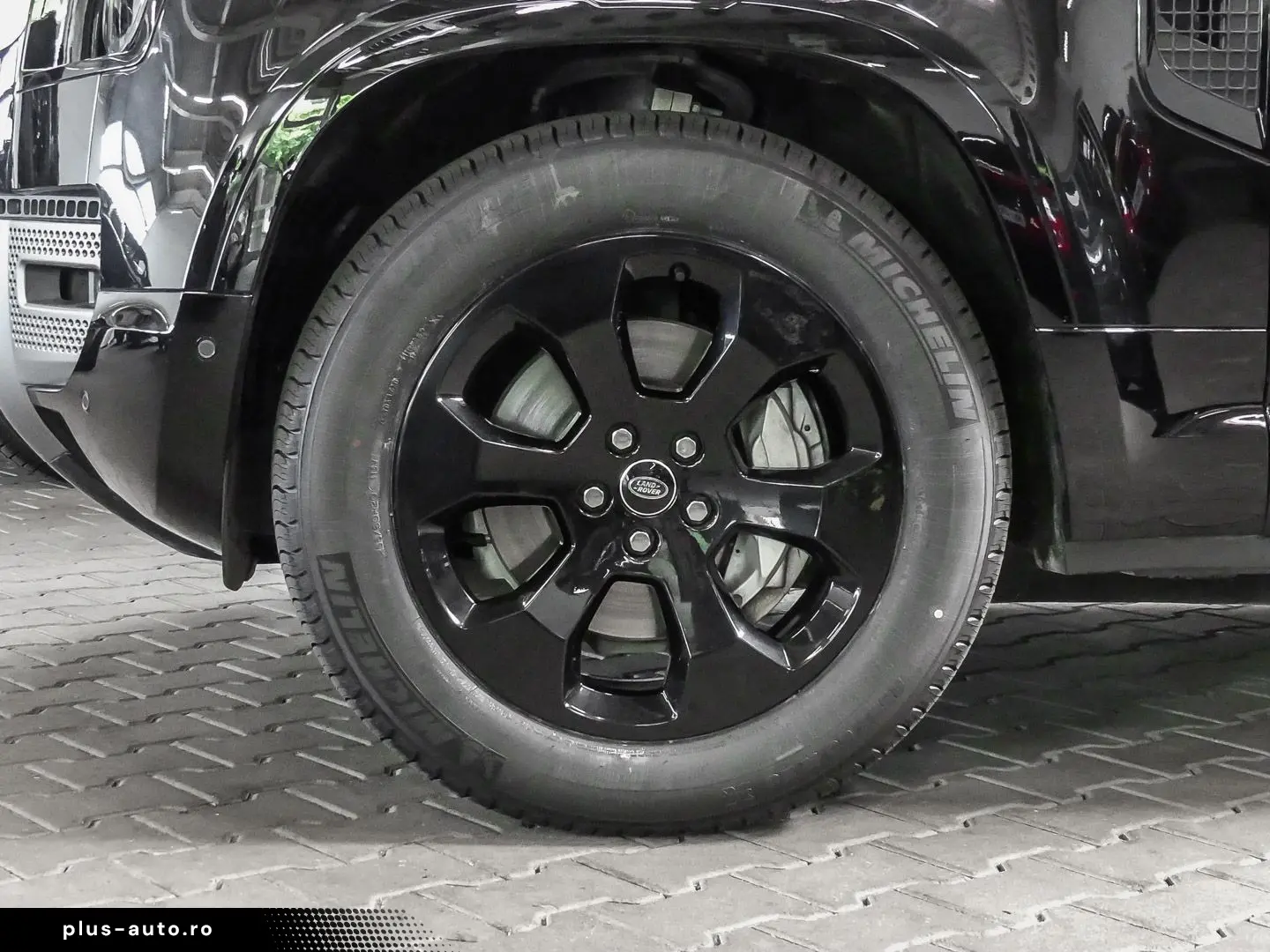 LAND ROVER Defender 110 X-Dynamic SE P400 Luftfederung AD N