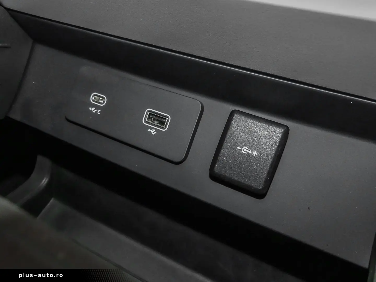 LAND ROVER Defender 110 X-Dynamic SE P400 Luftfederung AD N