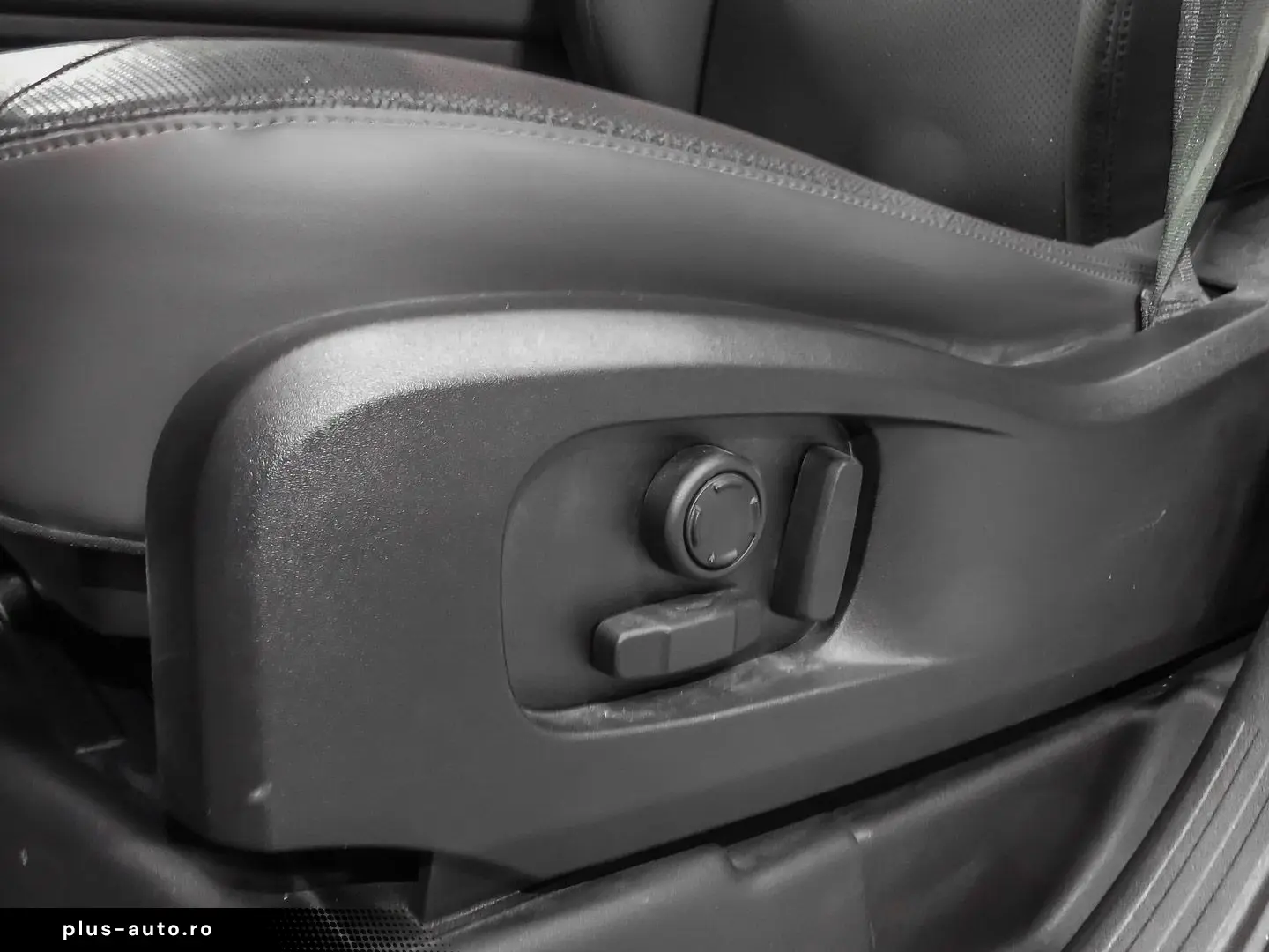 LAND ROVER Defender 110 X-Dynamic SE P400 Luftfederung AD N