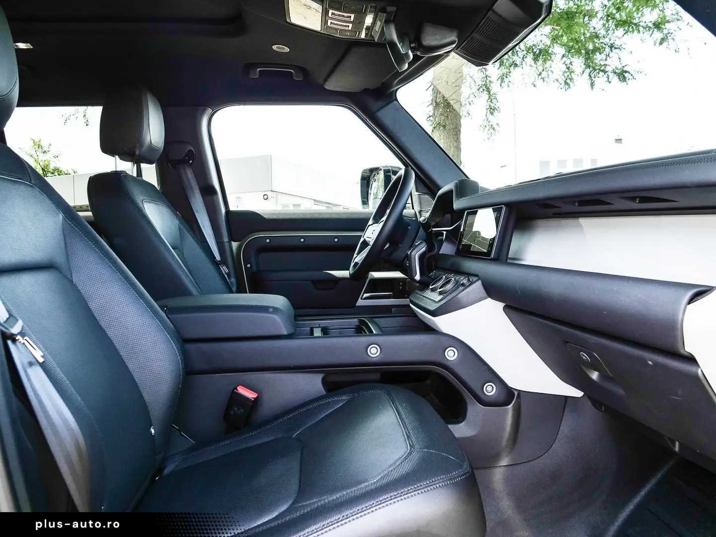 LAND ROVER Defender 110 X-Dynamic SE D300 Allrad Luftfederu