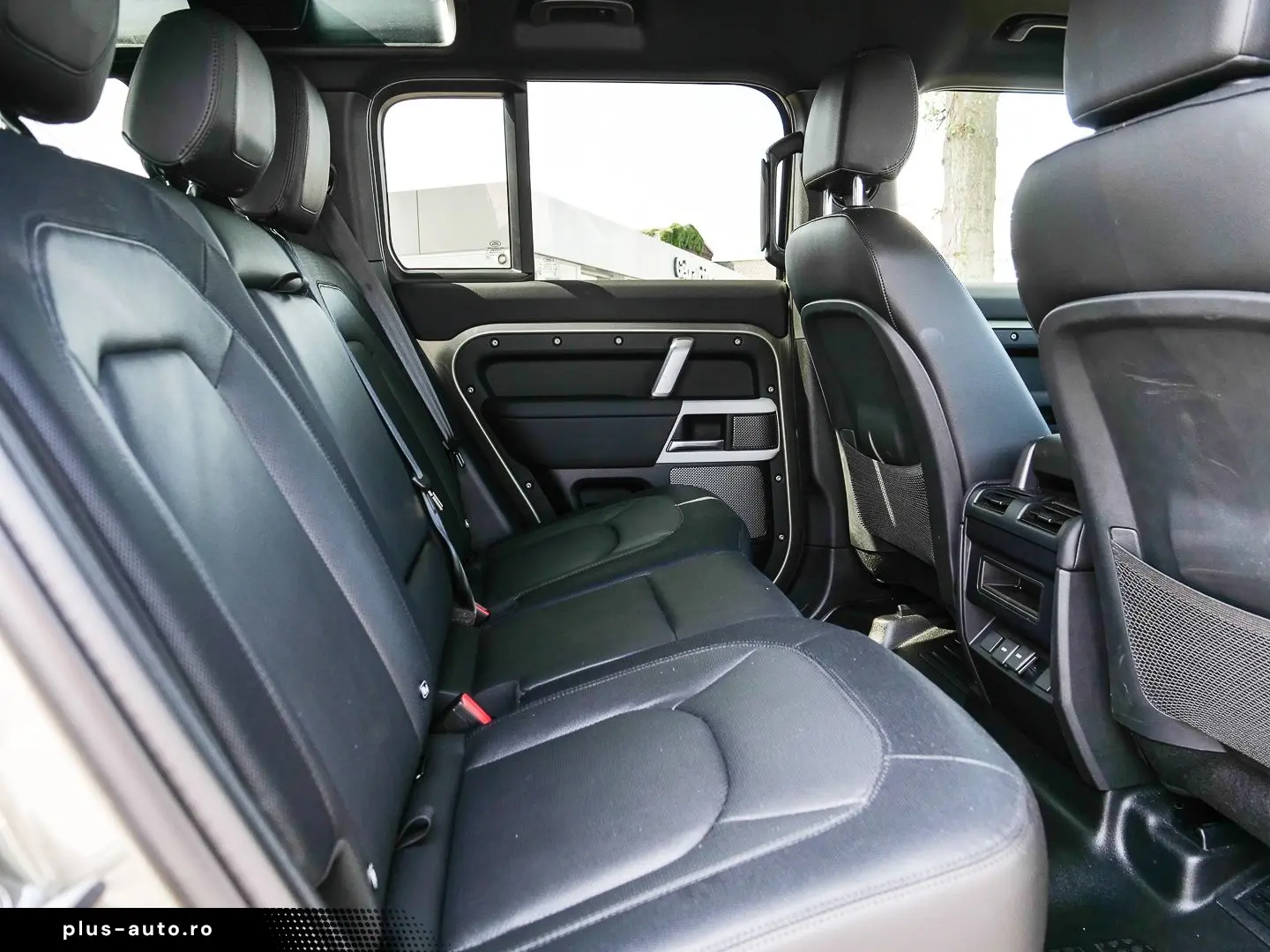 LAND ROVER Defender 110 X-Dynamic SE D300 Allrad Luftfederu