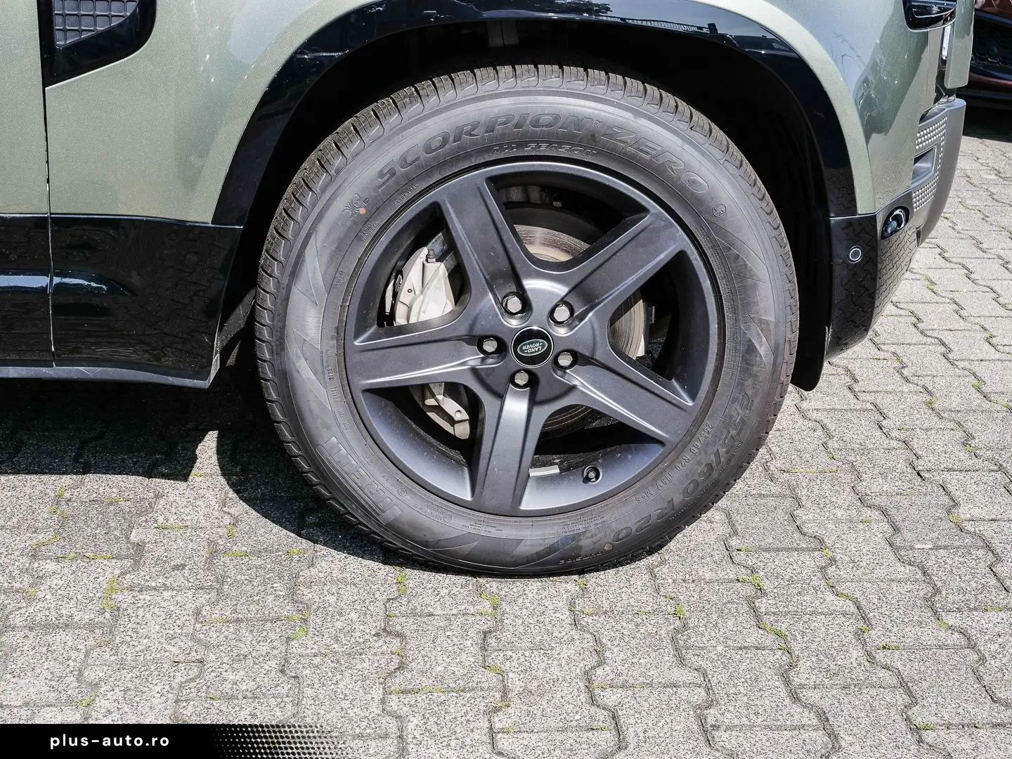 LAND ROVER Defender 110 X-Dynamic SE D300 Allrad Luftfederu