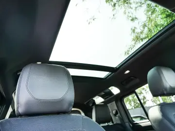 LAND ROVER Defender 110 X-Dynamic SE D300 Allrad Luftfederu