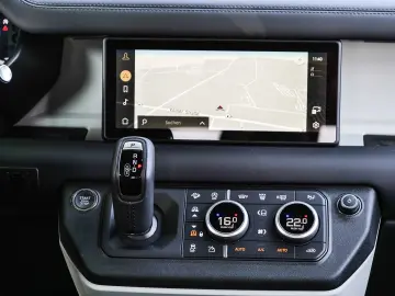 LAND ROVER Defender 110 X-Dynamic SE D300 Allrad Luftfederu