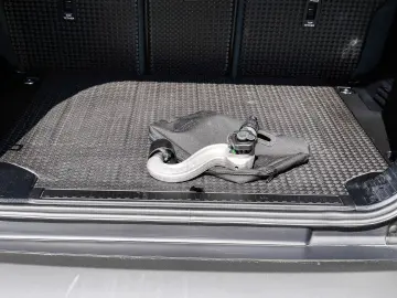 LAND ROVER Defender 110 X-Dynamic SE D300 Allrad Luftfederu