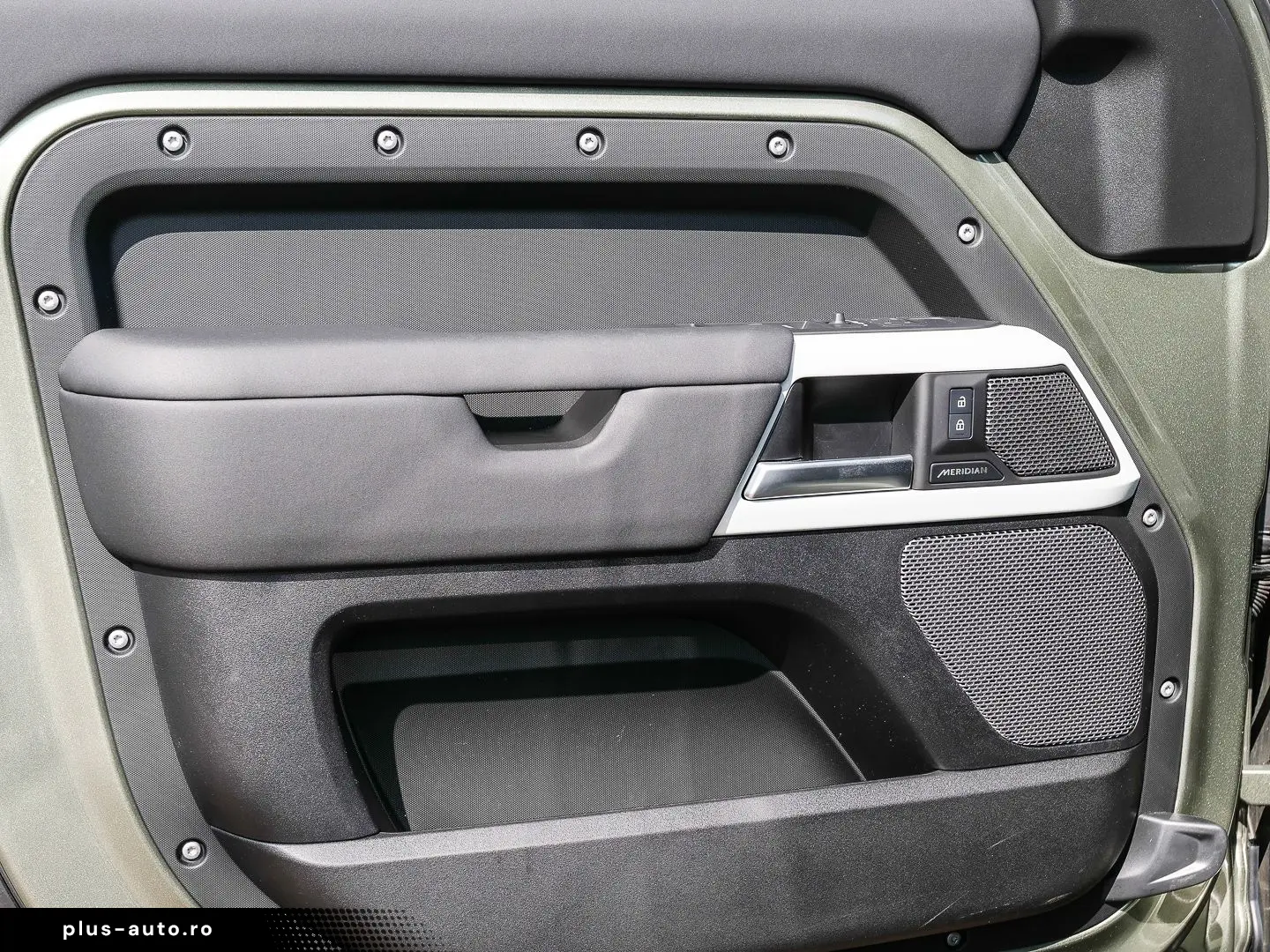 LAND ROVER Defender 110 X-Dynamic SE D300 Allrad Luftfederu