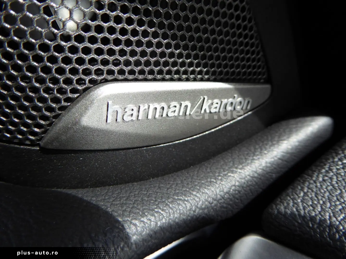 BMW M4 Comp. x Drive M Drivers ACC HUD 360  Black