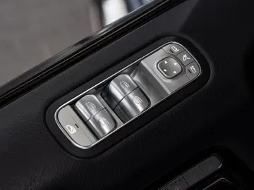 MERCEDES-BENZ G 500 SPORTABGAS BURMESTER MULTIBEAM NAPPA