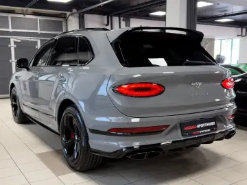 BENTLEY BENTAYGA V8 S CARBON NAIM MASSAGE PANO FULL!