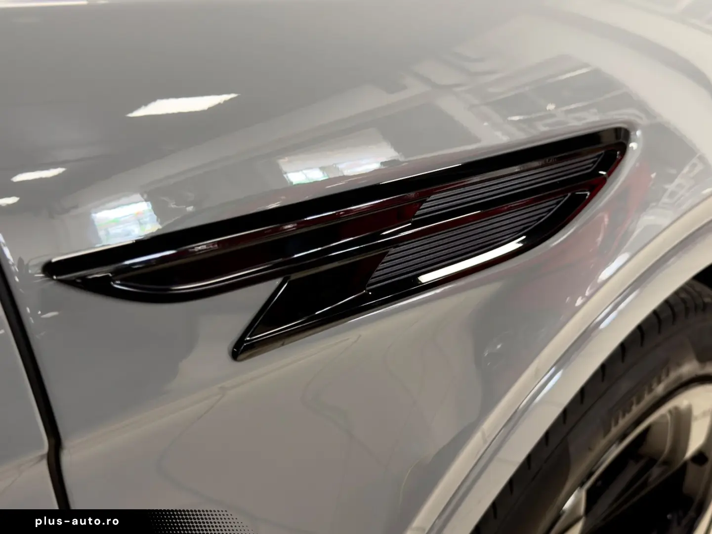 BENTLEY BENTAYGA V8 S CARBON NAIM MASSAGE PANO FULL!