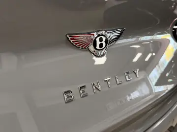 BENTLEY BENTAYGA V8 S CARBON NAIM MASSAGE PANO FULL!