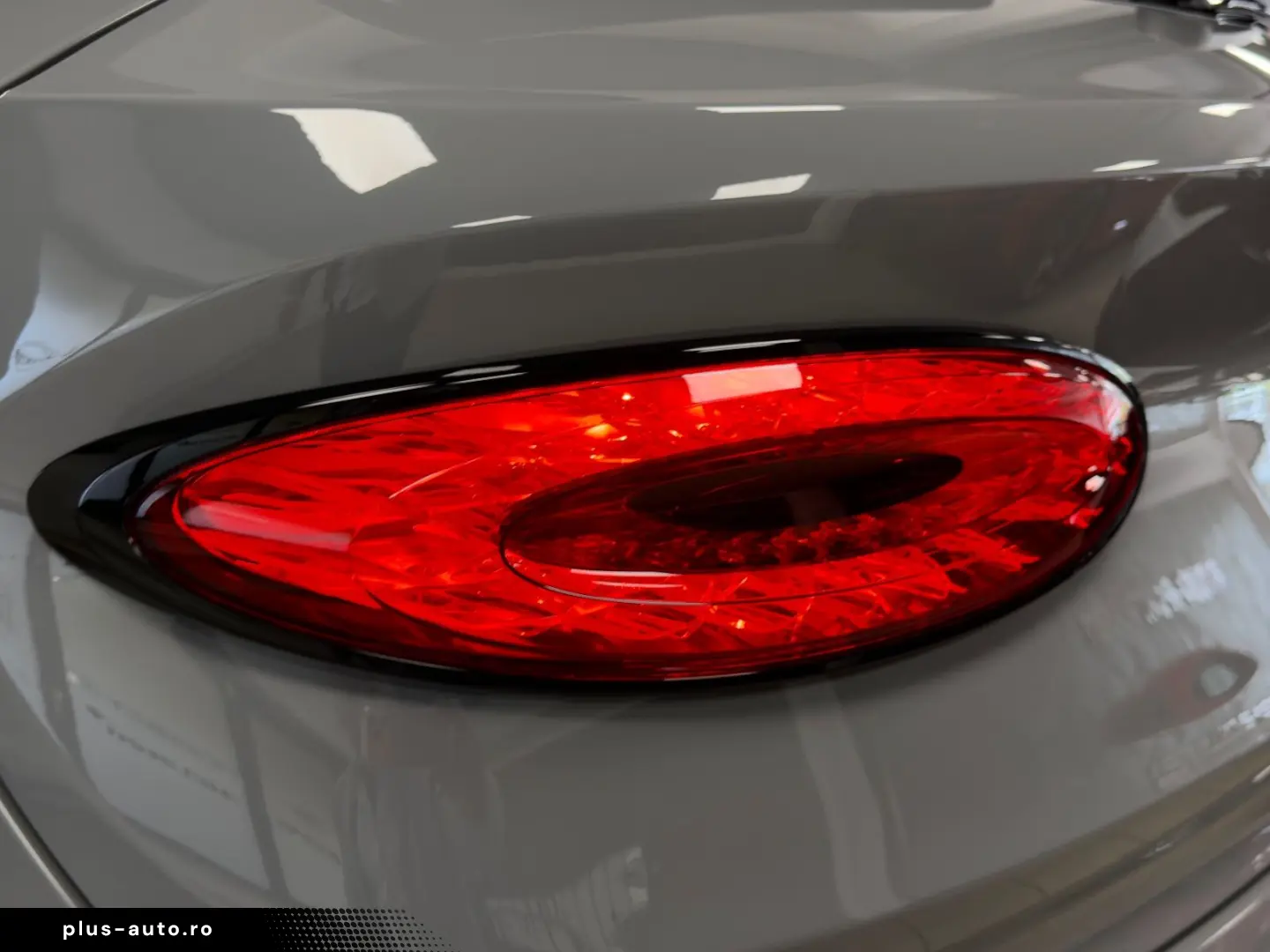 BENTLEY BENTAYGA V8 S CARBON NAIM MASSAGE PANO FULL!