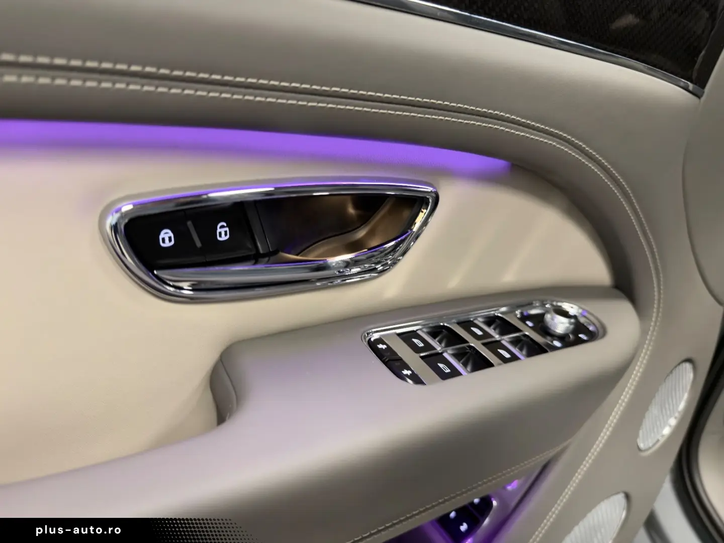 BENTLEY BENTAYGA V8 S CARBON NAIM MASSAGE PANO FULL!