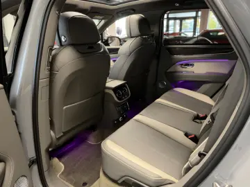 BENTLEY BENTAYGA V8 S CARBON NAIM MASSAGE PANO FULL!