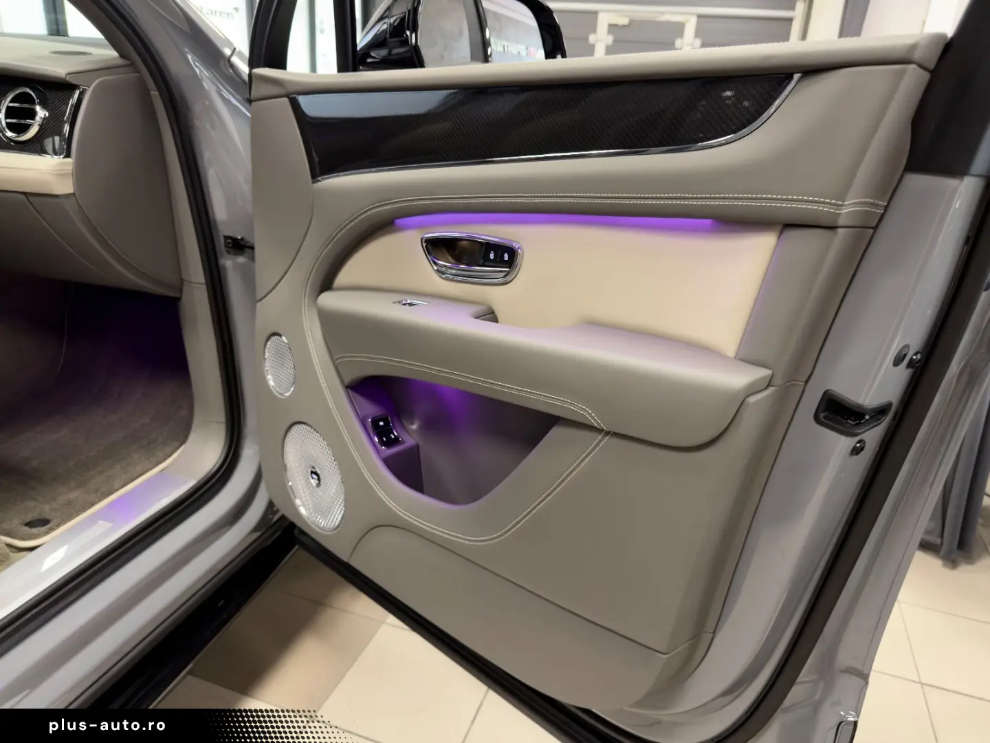 BENTLEY BENTAYGA V8 S CARBON NAIM MASSAGE PANO FULL!