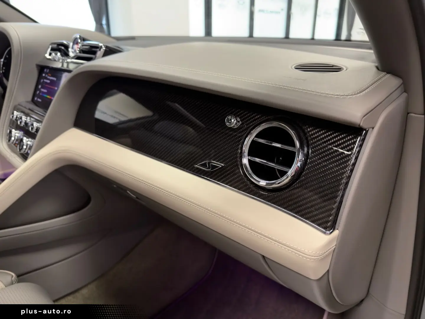 BENTLEY BENTAYGA V8 S CARBON NAIM MASSAGE PANO FULL!