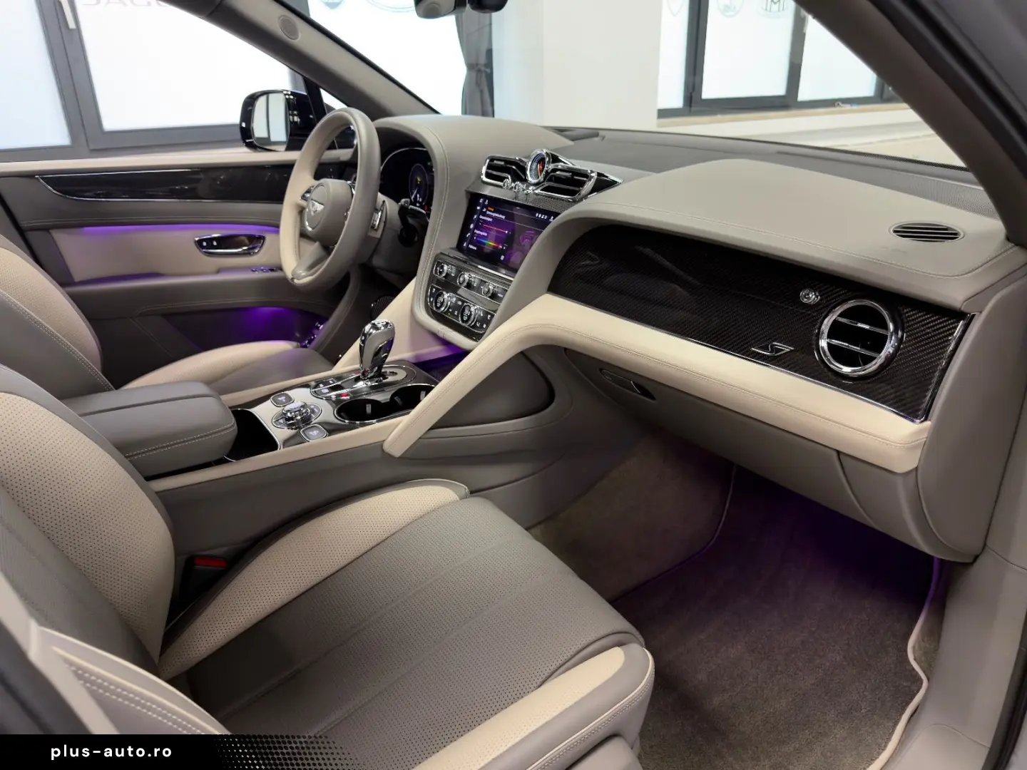 BENTLEY BENTAYGA V8 S CARBON NAIM MASSAGE PANO FULL!