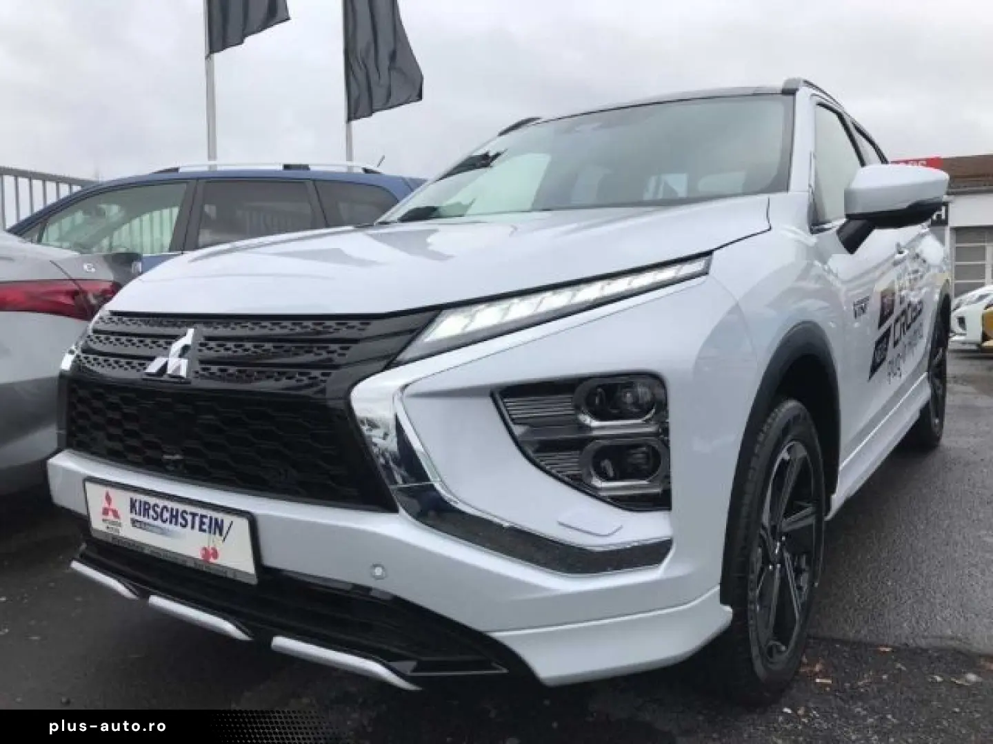 MITSUBISHI Eclipse Cross Plug-In Hybrid Top Leder Pano Head