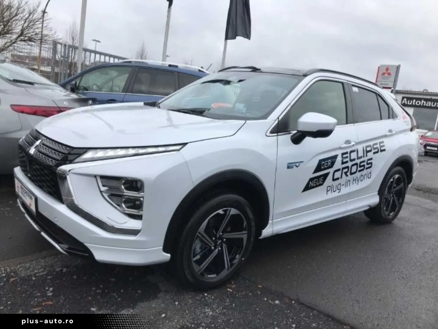 MITSUBISHI Eclipse Cross Plug-In Hybrid Top Leder Pano Head