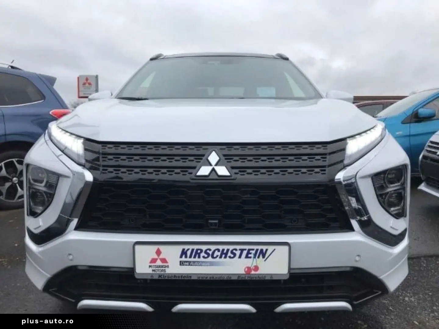 MITSUBISHI Eclipse Cross Plug-In Hybrid Top Leder Pano Head