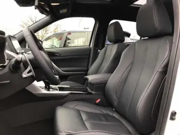 MITSUBISHI Eclipse Cross Plug-In Hybrid Top Leder Pano Head