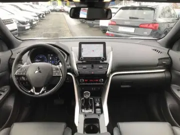 MITSUBISHI Eclipse Cross Plug-In Hybrid Top Leder Pano Head