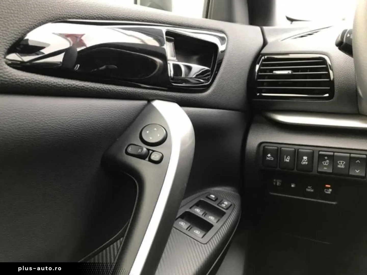 MITSUBISHI Eclipse Cross Plug-In Hybrid Top Leder Pano Head