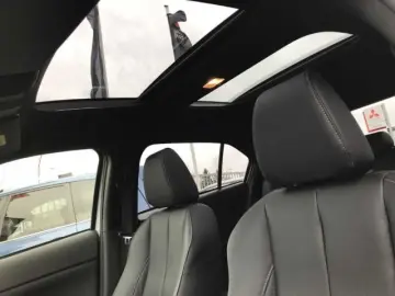 MITSUBISHI Eclipse Cross Plug-In Hybrid Top Leder Pano Head