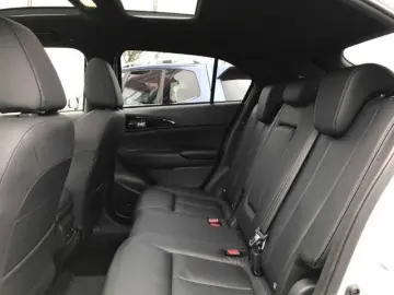 MITSUBISHI Eclipse Cross Plug-In Hybrid Top Leder Pano Head
