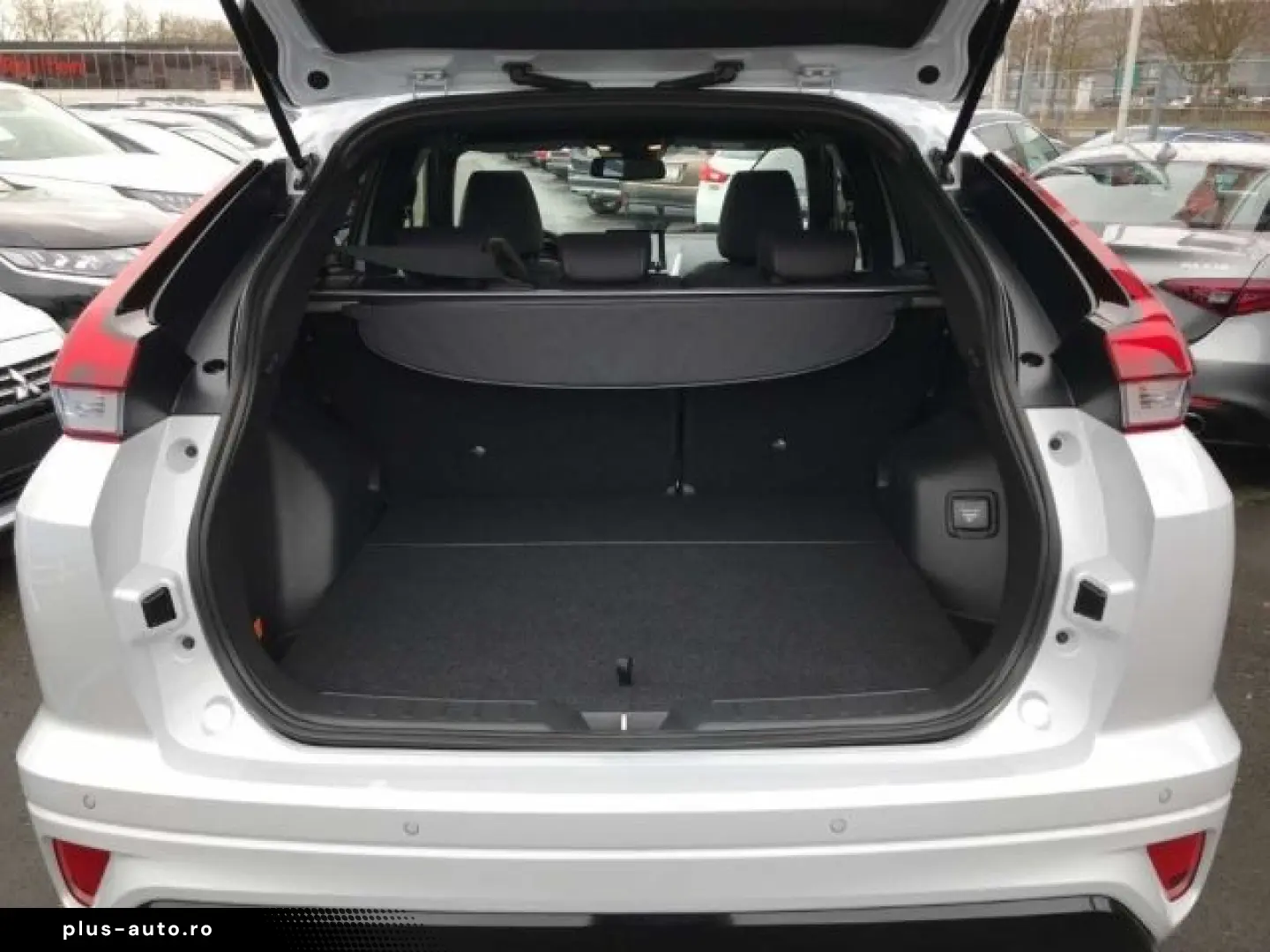 MITSUBISHI Eclipse Cross Plug-In Hybrid Top Leder Pano Head