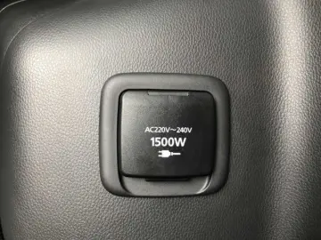 MITSUBISHI Eclipse Cross Plug-In Hybrid Top Leder Pano Head