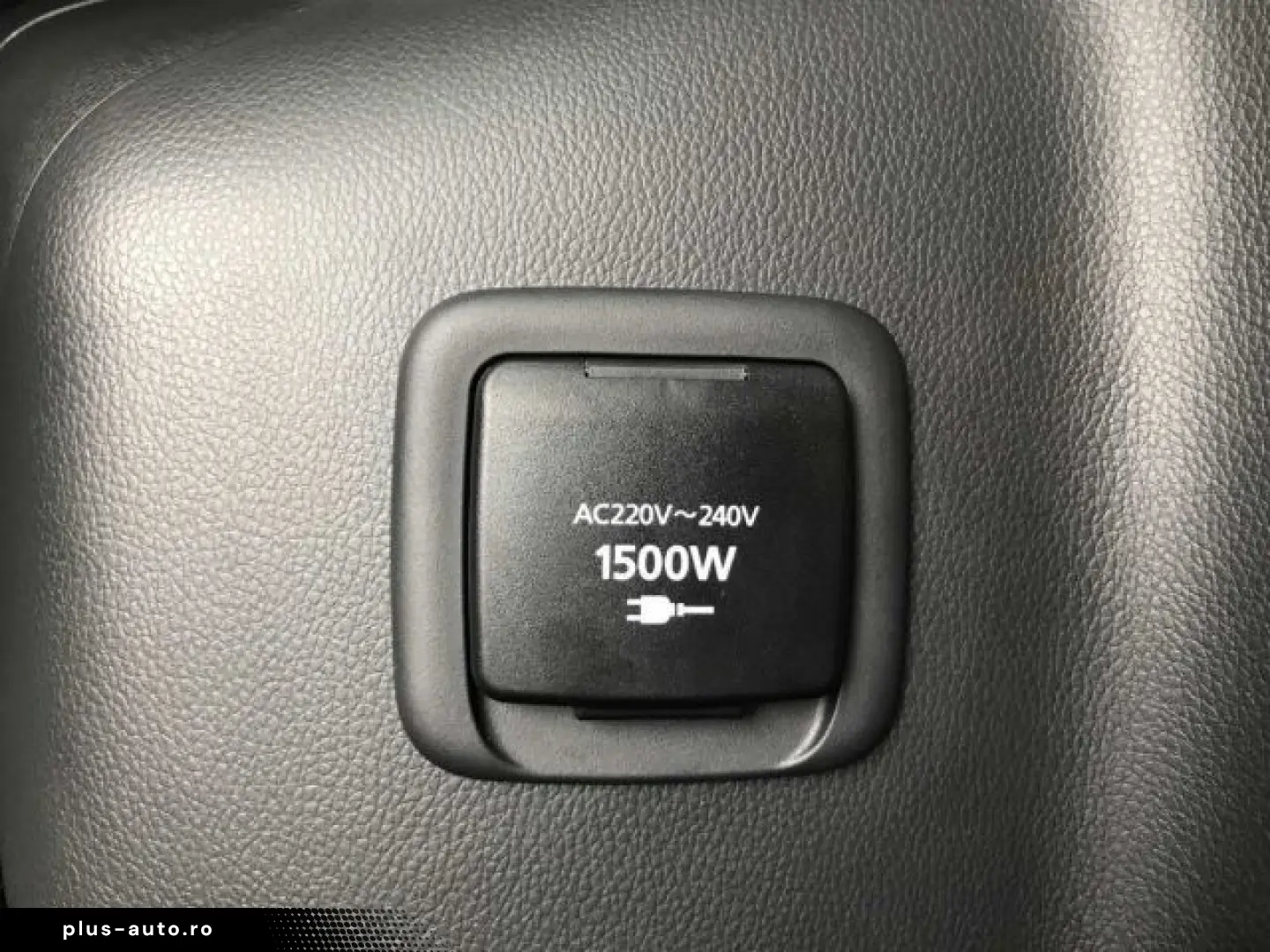 MITSUBISHI Eclipse Cross Plug-In Hybrid Top Leder Pano Head