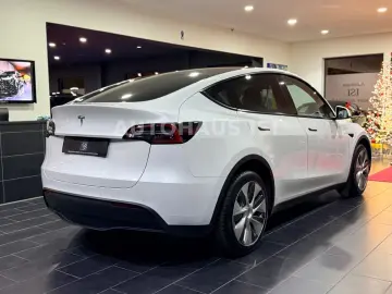 TESLA Model Y Long Range Dual AWD