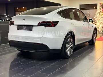 TESLA Model Y Long Range Dual AWD