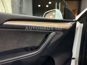 TESLA Model Y Long Range Dual AWD