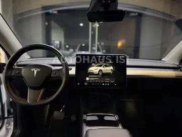 TESLA Model Y Long Range Dual AWD