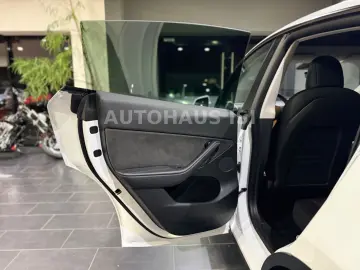 TESLA Model Y Long Range Dual AWD