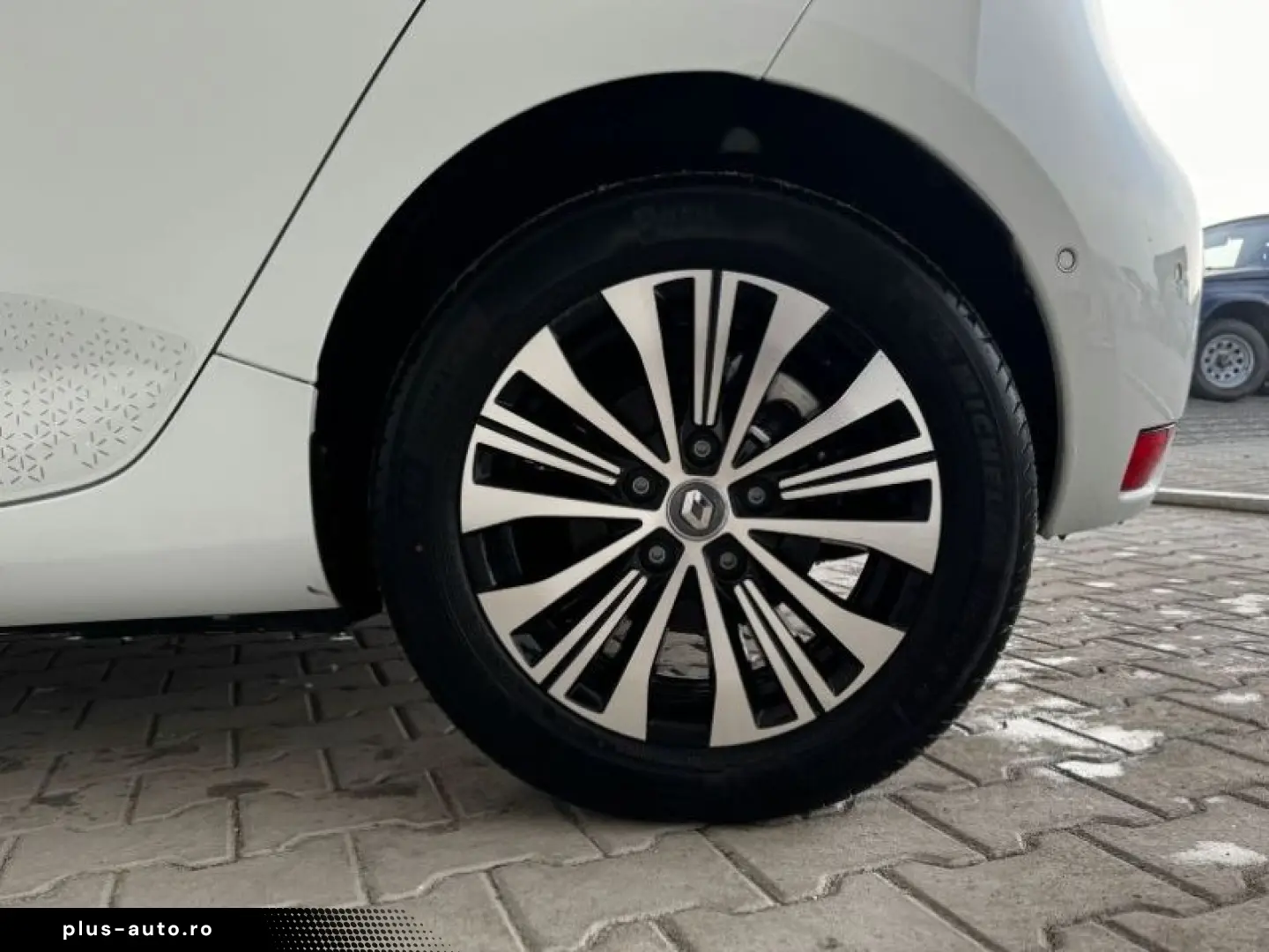 RENAULT ZOE Z.E. 50 R110 equilibre