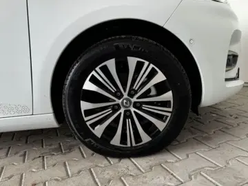 RENAULT ZOE Z.E. 50 R110 equilibre