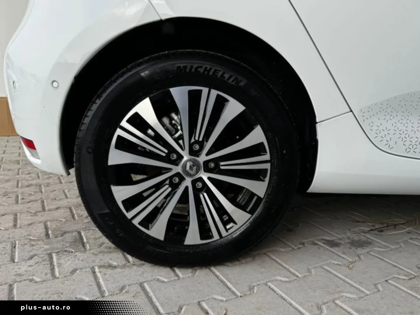 RENAULT ZOE Z.E. 50 R110 equilibre