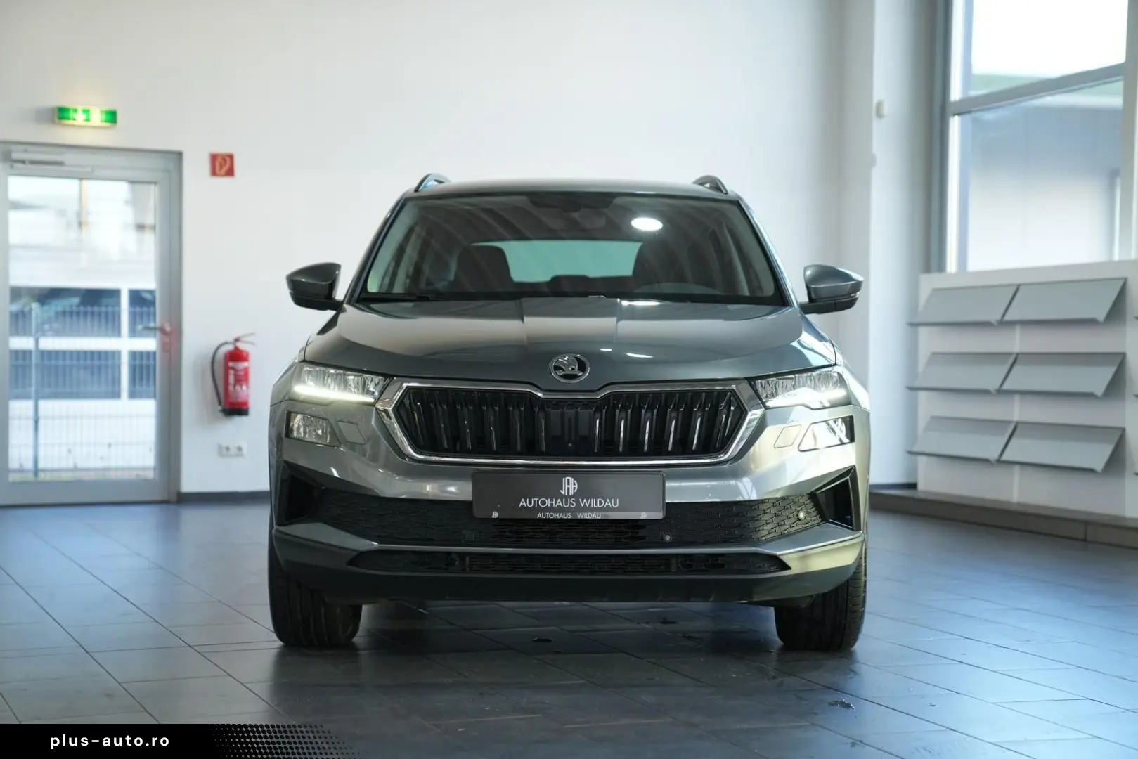 SKODA Karoq Tour 4x4  AUT LED 360  NAV