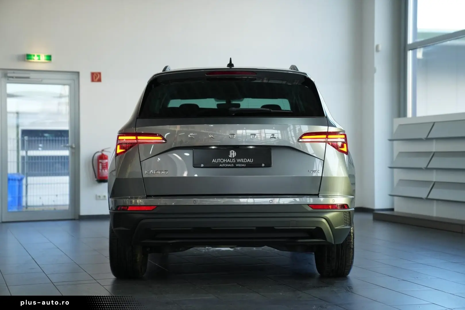 SKODA Karoq Tour 4x4  AUT LED 360  NAV