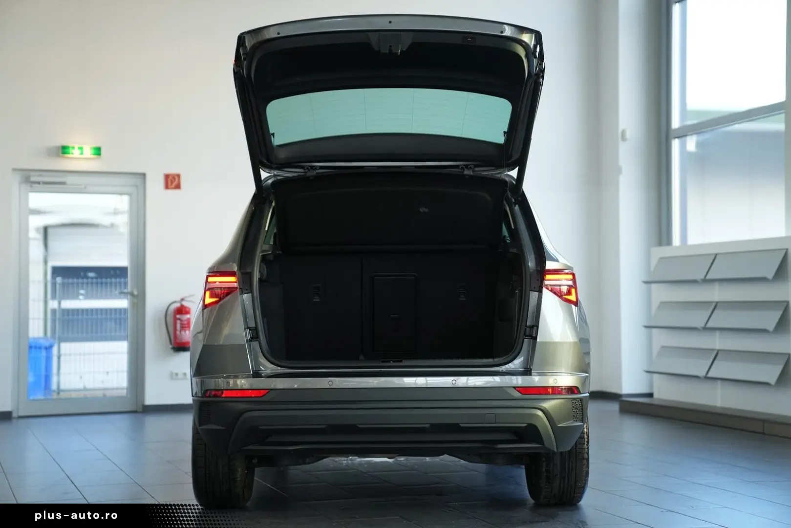 SKODA Karoq Tour 4x4  AUT LED 360  NAV