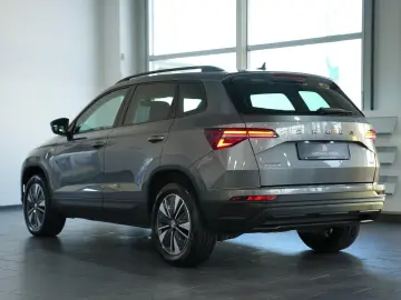 SKODA Karoq Tour 4x4  AUT LED 360  NAV