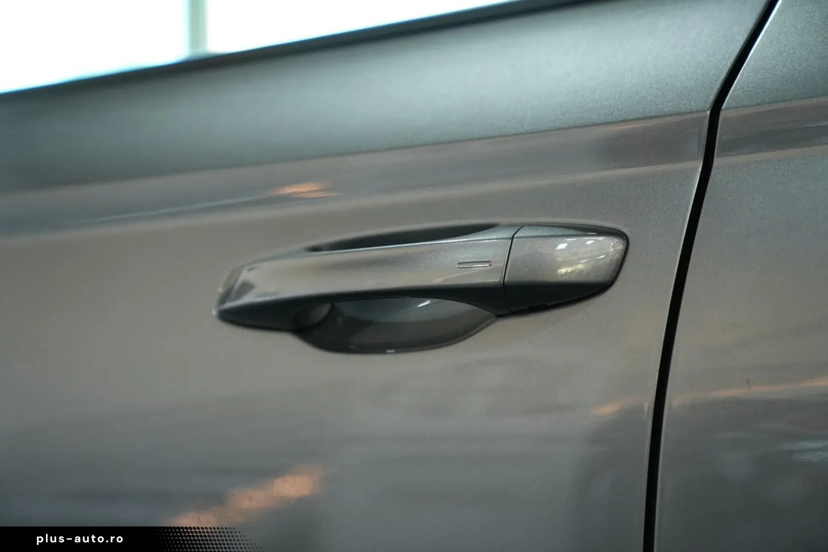 SKODA Karoq Tour 4x4  AUT LED 360  NAV